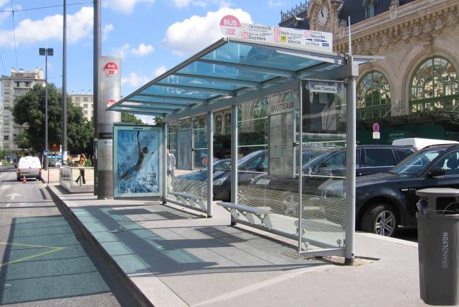 Tramway shelter Lyon